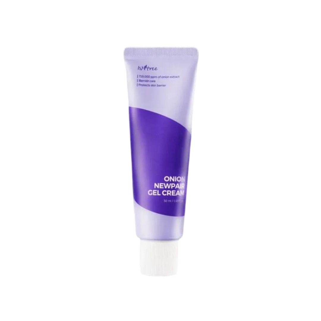 ISNTREE Onion Newpair Gel Cream is a lightweight, hydrating gel cream formulated with Onion Bulb Extract and Niacinamide to improve skin texture and reduce the appearance of scars. Enhanced with Hyaluronic Acid and Panthenol, it provides deep hydration while soothing and calming the skin. Perfect for all skin types seeking a refreshed, revitalized complexion.