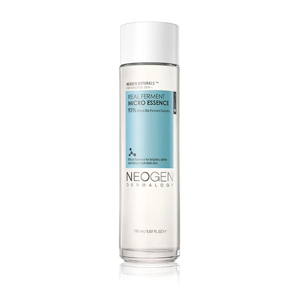 NEOGEN Real Ferment Micro Essence is a powerful hydrating essence formulated with over 93% naturally fermented ingredients like Bifida Ferment Lysate, Saccharomyces Ferment Filtrate, and Rice Ferment Filtrate (Sake). This essence deeply nourishes and revitalizes the skin, improving its texture and boosting radiance. With the addition of Niacinamide and Sodium Hyaluronate, it helps brighten the complexion and provide intense hydration, leaving your skin smooth, glowing, and resilient. Ideal for all skin type